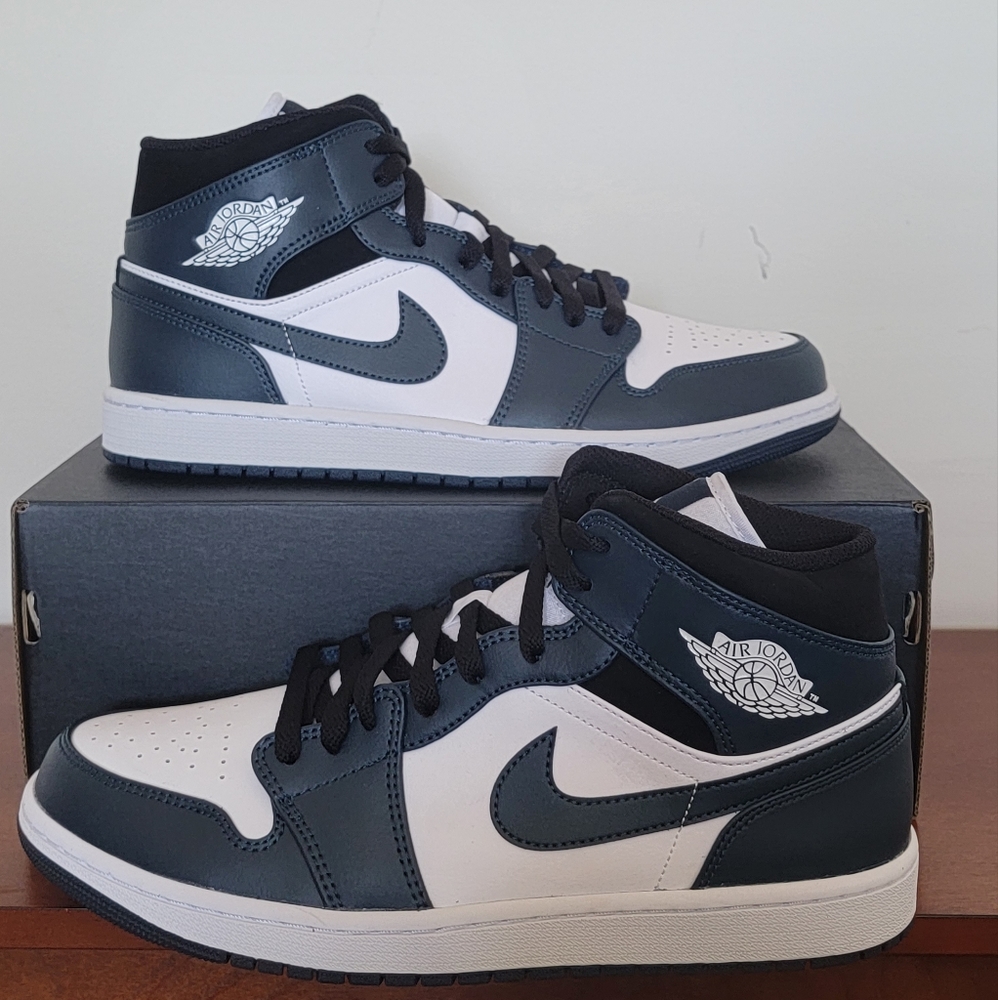 Nike Air Jordan 1 Mid Retro Armory Navy White 554724-411 Men size 11 - Picture 1 of 8